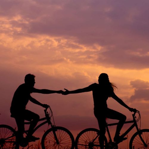 couple-on-bicycles